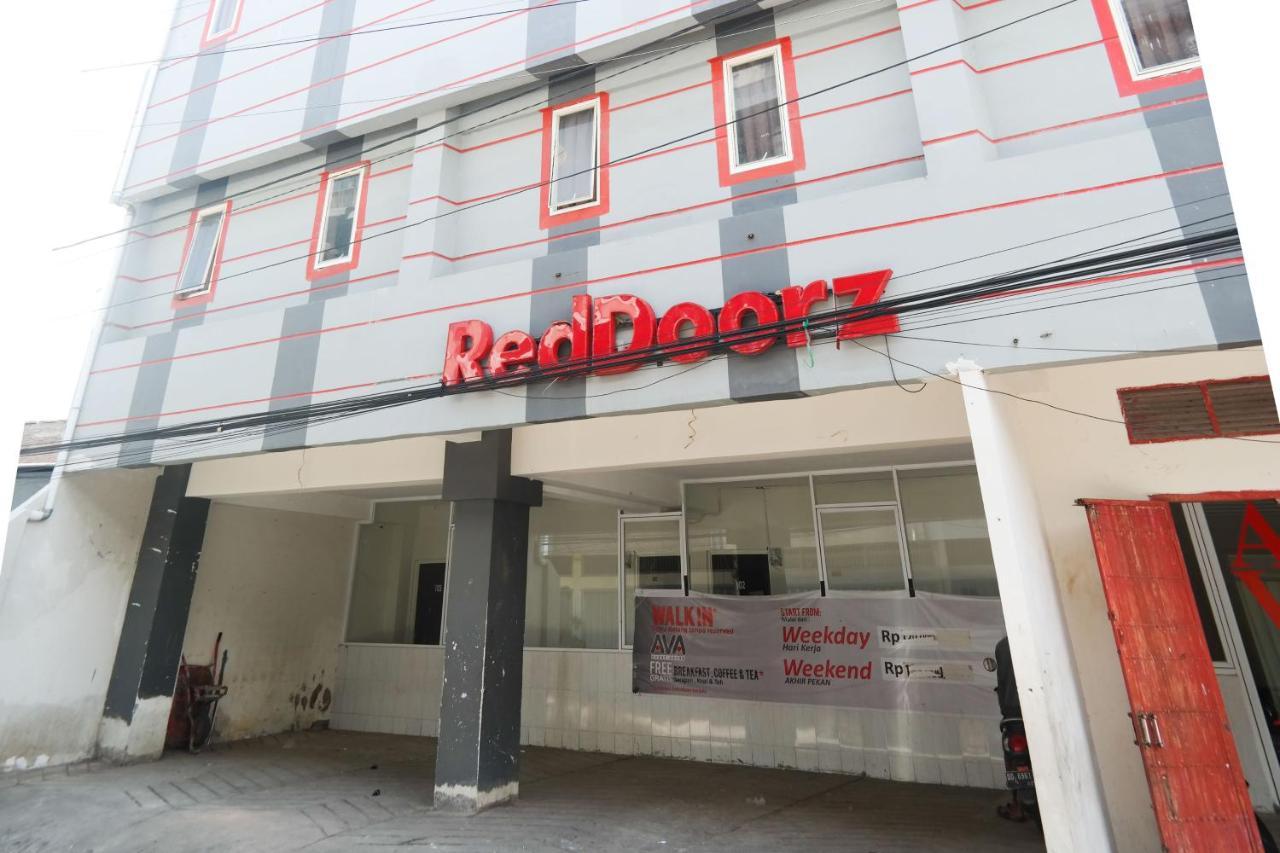 Reddoorz At Jalan Somba Opu Losari Makassar Kültér fotó