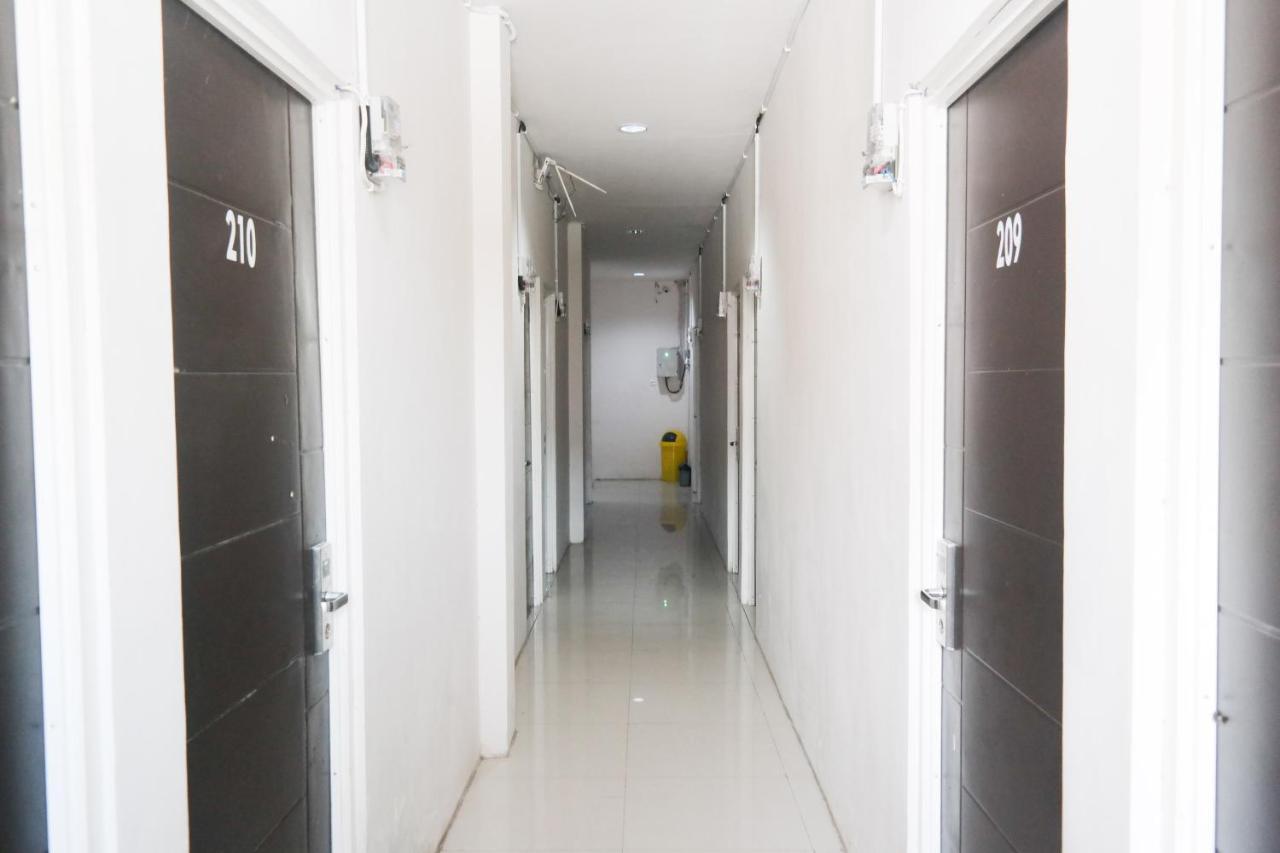 Reddoorz At Jalan Somba Opu Losari Makassar Kültér fotó