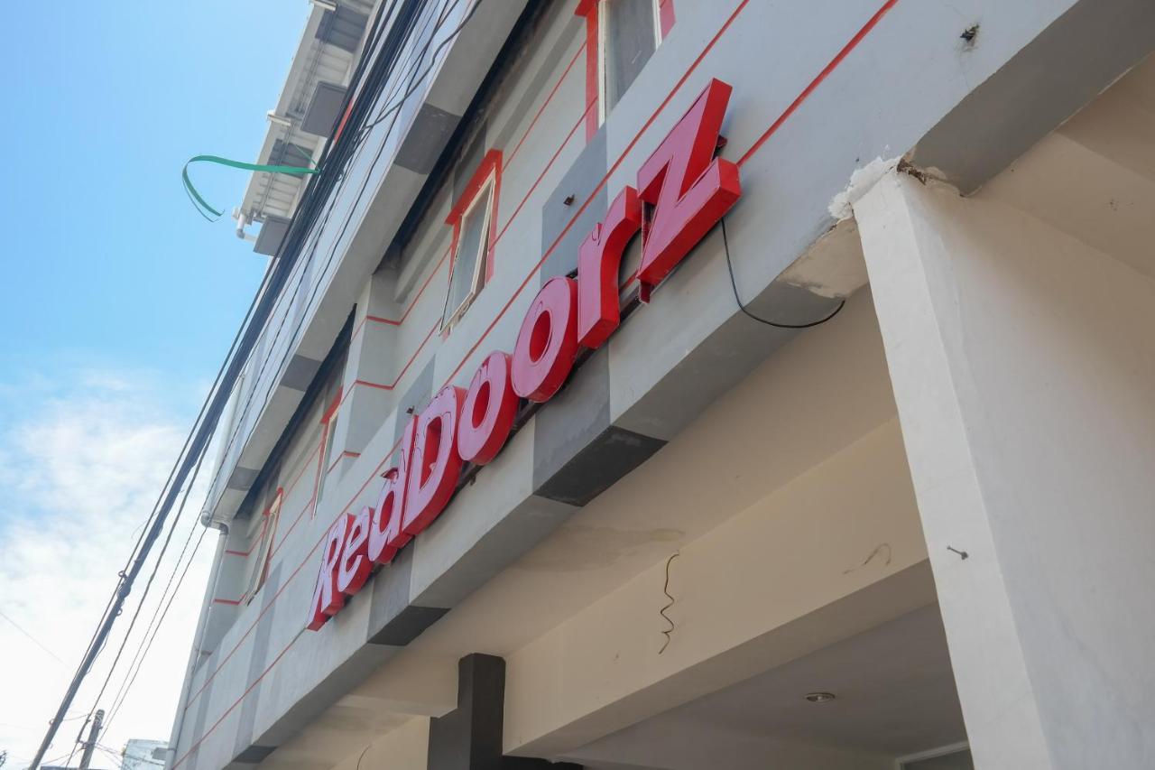 Reddoorz At Jalan Somba Opu Losari Makassar Kültér fotó