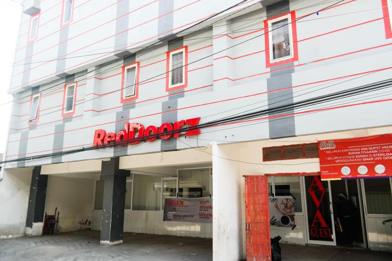 Reddoorz At Jalan Somba Opu Losari Makassar Kültér fotó